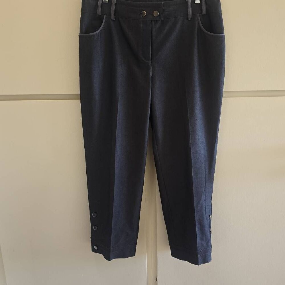 Insight Charcoal Grey Cropped Pants, Pockets, Button detail at hem, NWOT, 10